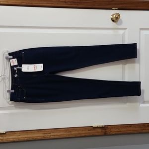 NWT UWD Dark Wash Skinny Jeans, size 7/28